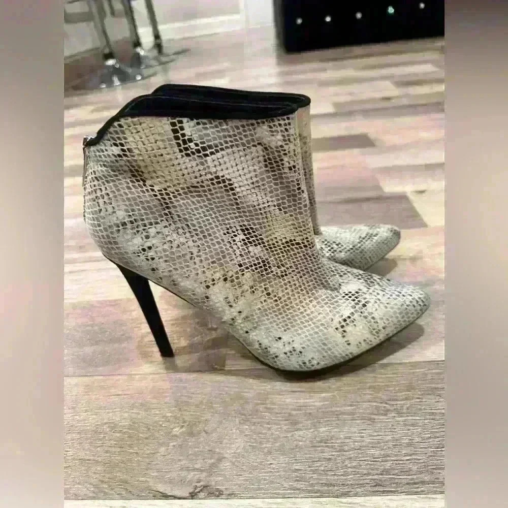 Michael Antonio 5" snakeskin stiletto ankle booties- size 10 - Picture 5 of 5